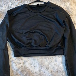Black long sleeve crop top